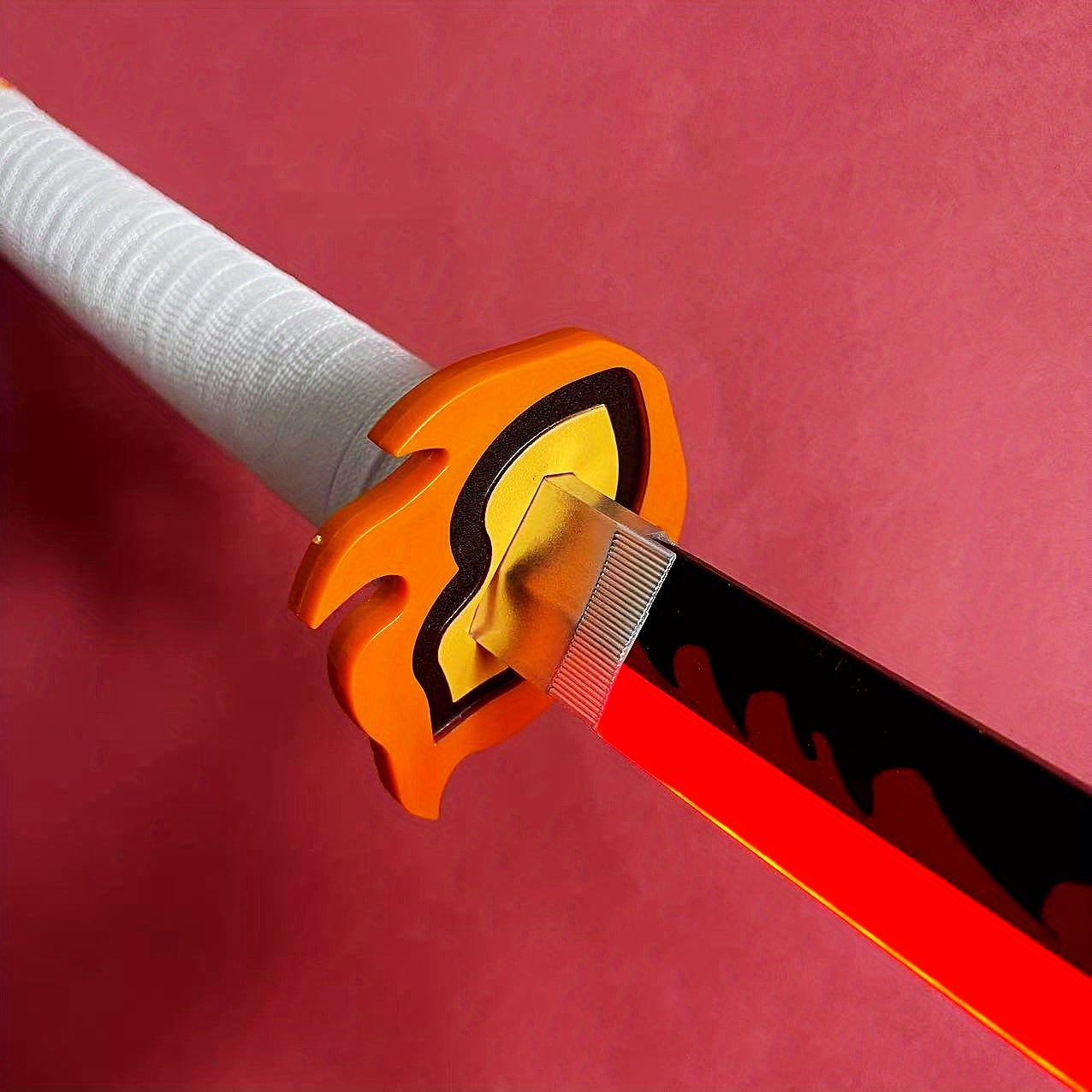 سيف كاتانا مضيء بتصميم قاتل ال - مراجعة Cosplay Prop Katana وسعره